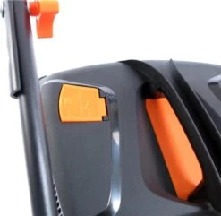 FUXTEC Grasmaaier Benzine - 46cm - Zelfrijdend / Zelftrekkend / Achterwielaandrijving - Mulchfunctie - Opvangbak 50L - FX-RM4646 19 FUXTEC Grasmaaier Benzine - 46cm - Zelfrijdend / Zelftrekkend / Achterwielaandrijving - Mulchfunctie - Opvangbak 50L - FX-RM4646 -Tuingereedschap Winkel 1200x1171 1