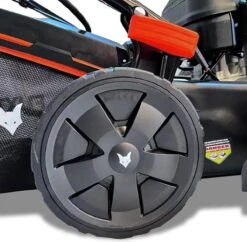 FUXTEC Grasmaaier Benzine - 51cm - 4-takt - 170cc - Zelfrijdend / Zelftrekkend /achterwielaandrijving - Mulchfunctie - Opvangbak 60L - FX-RM5170 13 FUXTEC Grasmaaier Benzine - 51cm - 4-takt - 170cc - Zelfrijdend / Zelftrekkend /achterwielaandrijving - Mulchfunctie - Opvangbak 60L - FX-RM5170 -Tuingereedschap Winkel 1200x1177 5