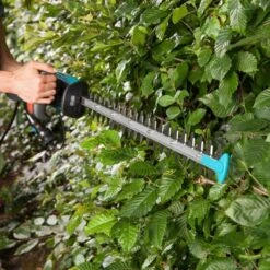 GARDENA - EasyCut 420/45 - Heggenschaar (gemotoriseerd) - Meslengte 45cm - Tandmes Opening 18mm -Tuingereedschap Winkel 1200x1200 190