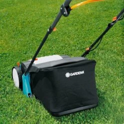 GARDENA EVC 1000 Verticuteermachine - Werkbreedte 30 Cm - Werkgebied 600m2 -Tuingereedschap Winkel 1200x1200 290