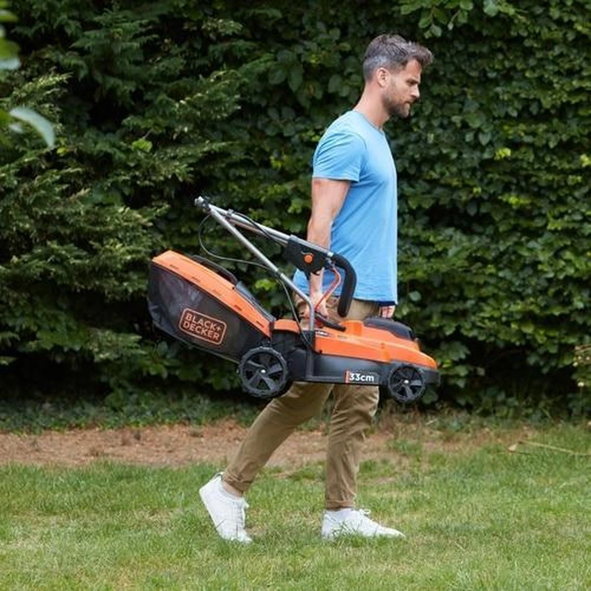Black & Decker BLACK+DECKER BCMW3318N-XJ Grasmaaier - 18V - 33cm - Excl. Accu & Lader 15 Black & Decker BLACK+DECKER BCMW3318N-XJ Grasmaaier - 18V - 33cm - Excl. Accu & Lader - Afbeelding 13