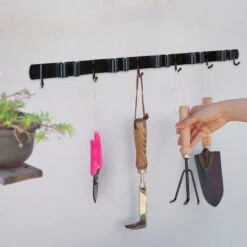Bezem Ophangsysteem – Bezemhouder – Tuingereedschap – RVS – 5 Houders – 6 Haken - BAULK® 12 Bezem Ophangsysteem – Bezemhouder – Tuingereedschap – RVS – 5 Houders – 6 Haken - BAULK® -Tuingereedschap Winkel 1200x1200 476