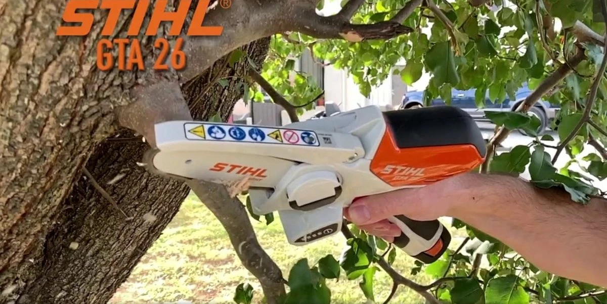 Stihl Accu Mini Kettingzaag SET - Snoeischaar - Snoeizaag - Hand Kettingzaag - Professioneel- Hovenier- Tuinman 6 Stihl Accu Mini Kettingzaag SET - Snoeischaar - Snoeizaag - Hand Kettingzaag - Professioneel- Hovenier- Tuinman - Afbeelding 4