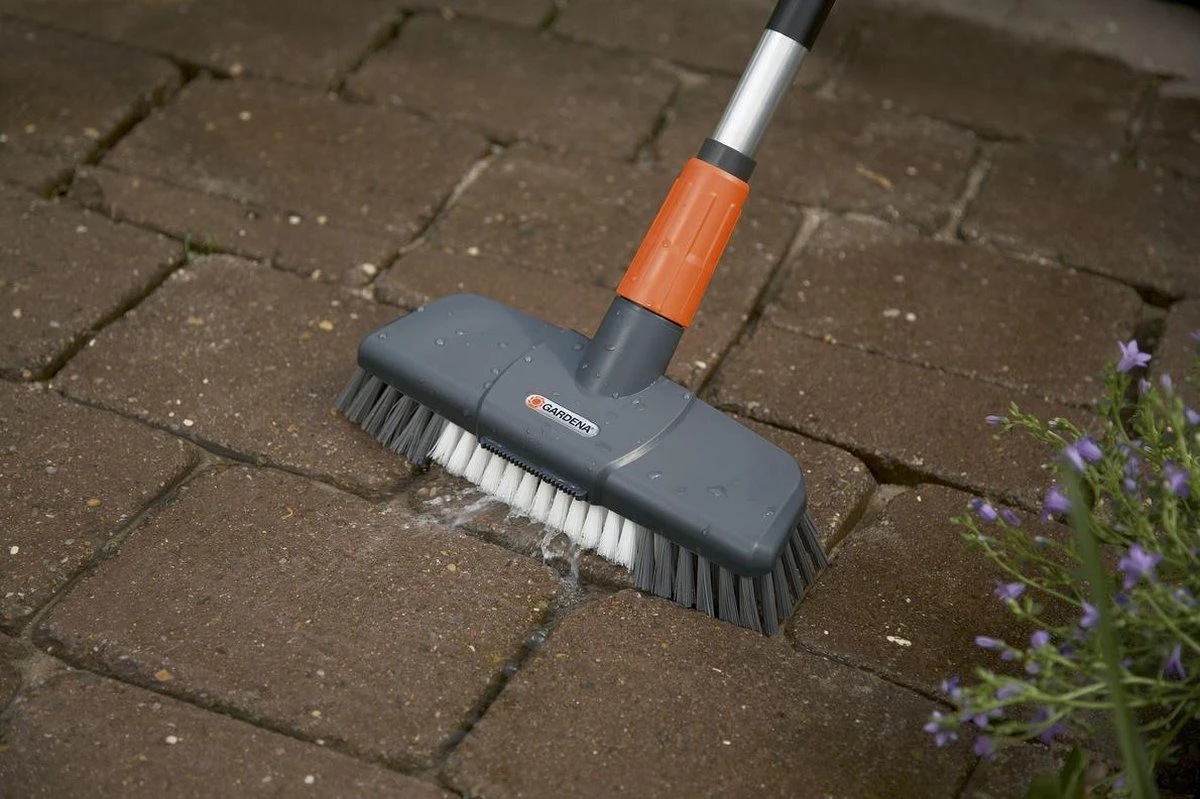 GARDENA Cleansystem Comfort Schrobber - Reinigen Van Paden - Terras - Oprit 6 GARDENA Cleansystem Comfort Schrobber - Reinigen Van Paden - Terras - Oprit - Afbeelding 4
