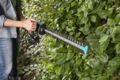 GARDENA - EasyCut 420/45 - Heggenschaar (gemotoriseerd) - Meslengte 45cm - Tandmes Opening 18mm -Tuingereedschap Winkel 1200x799 41