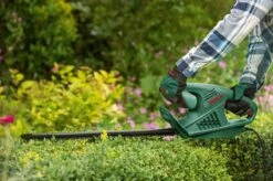 Bosch EasyHedgecut 45 Heggenschaar - Op Snoer - 420 W 14 Bosch EasyHedgecut 45 Heggenschaar - Op Snoer - 420 W -Tuingereedschap Winkel 1200x799 43