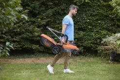 Black & Decker BLACK+DECKER BCMW3318L2-QW Grasmaaier - 18V - 33cm - Incl. 2 Accu's En Lader 22 Black & Decker BLACK+DECKER BCMW3318L2-QW Grasmaaier - 18V - 33cm - Incl. 2 Accu's En Lader -Tuingereedschap Winkel 1200x800 154