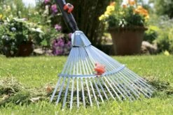 GARDENA Combisysteem Bladhark Hark - Werkbreedte Verstelbaar 30/50 Cm - Aanbevolen Steellengte 130 Cm 11 GARDENA Combisysteem Bladhark Hark - Werkbreedte Verstelbaar 30/50 Cm - Aanbevolen Steellengte 130 Cm -Tuingereedschap Winkel 1200x800 224