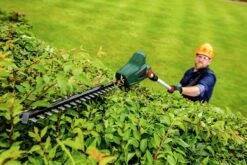 Bosch UniversalHedgePole 18 Heggenschaar Op Steel - Met 18 V Accu En Lader -Tuingereedschap Winkel 1200x800 68