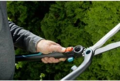 GARDENA - 2 In 1 EnergyCut Heggenschaar - 2.5x Meer Kracht - Totale Lengte 60 Cm 19 GARDENA - 2 In 1 EnergyCut Heggenschaar - 2.5x Meer Kracht - Totale Lengte 60 Cm -Tuingereedschap Winkel 1200x813 1