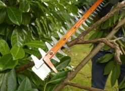 Black & Decker BLACK+DECKER BEHTS451-QS Heggenschaar - 550W - 60cm - Gesnoerd -Tuingereedschap Winkel 1200x878 1