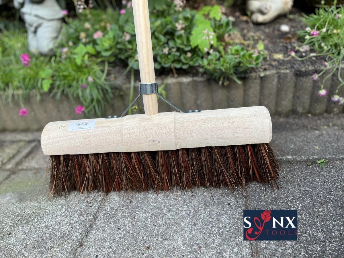 Synx Tools Gemeente Bezem 45 Cm - Straatbezem / Stadsbezem - Steel 150 Cm - Harde Natuurvezels - Bezemsteel - Bezems - Schrobborstels - Veger - Buitenbezem -Tuinbezem 4 Synx Tools Gemeente Bezem 45 Cm - Straatbezem / Stadsbezem - Steel 150 Cm - Harde Natuurvezels - Bezemsteel - Bezems - Schrobborstels - Veger - Buitenbezem -Tuinbezem - Afbeelding 2