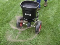 Kreator KRTGR9005 Strooiwagen - 300 Tot 370 Cm Strooibreedte - 23 Liter -Tuingereedschap Winkel 1200x900 22