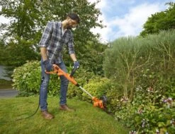 Black & Decker BLACK+DECKER BESTA525-QS Grastrimmer - 450W - 25cm - Gesnoerd 11 Black & Decker BLACK+DECKER BESTA525-QS Grastrimmer - 450W - 25cm - Gesnoerd -Tuingereedschap Winkel 1200x925