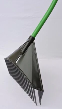 Golden Gark Multihark - Voor Harken, Scheppen En Zeven - Per Stuk – Groen 9 Golden Gark Multihark - Voor Harken, Scheppen En Zeven - Per Stuk – Groen -Tuingereedschap Winkel 684x1200 2