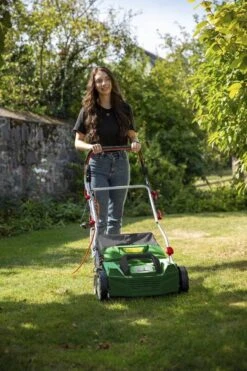 Gartenmeister Elektrische Verticuteermachine En Beluchter - GMEVL 1800W 11 Gartenmeister Elektrische Verticuteermachine En Beluchter - GMEVL 1800W -Tuingereedschap Winkel 799x1200 34