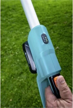 GARDENA - Accu Telescopische Snoeizaag - TCS 20/18 P4A Set - 20cm - 50 Cm ⌀ 13 GARDENA - Accu Telescopische Snoeizaag - TCS 20/18 P4A Set - 20cm - 50 Cm ⌀ -Tuingereedschap Winkel 806x1200 2