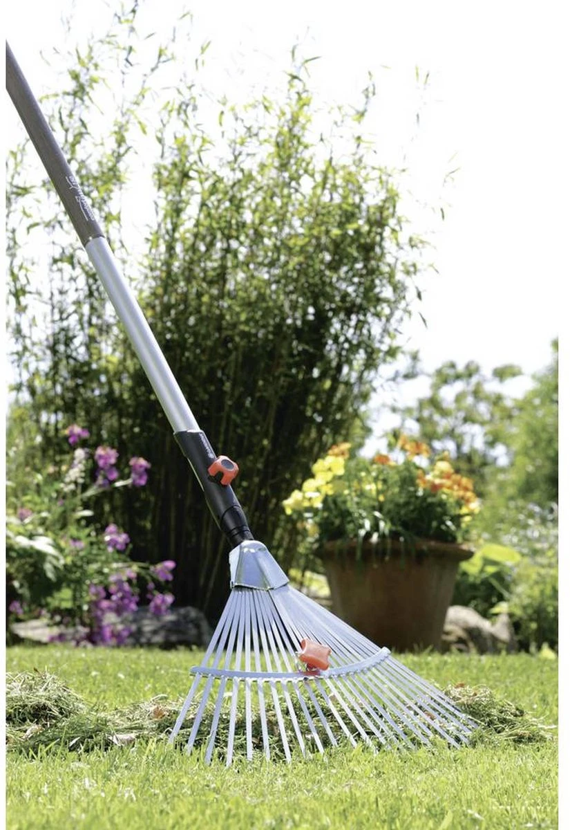GARDENA Combisysteem Bladhark Hark - Werkbreedte Verstelbaar 30/50 Cm - Aanbevolen Steellengte 130 Cm 5 GARDENA Combisysteem Bladhark Hark - Werkbreedte Verstelbaar 30/50 Cm - Aanbevolen Steellengte 130 Cm - Afbeelding 4