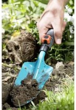 GARDENA Combisystem Bloemenschepje - Werkbreedte 7 Cm - 25 Jaar Garantie 29 GARDENA Combisystem Bloemenschepje - Werkbreedte 7 Cm - 25 Jaar Garantie -Tuingereedschap Winkel 840x1200 1