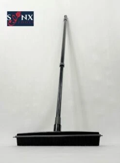 Synx Tools Zachte Bezem Rubberen Zwart 30cm Vloertrekker Binnen Bezem - Pet Hair Remover Bezems - Huisdierhaar Verwijderaar En Kappersbezem Met Steel - Vloertrekkers Met Bezemsteel - Vloertrekker Badkamer - 60/120 Cm Steel -Tuingereedschap Winkel 885x1200